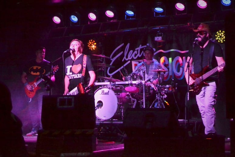 Gallery photo 1 of Electric Popsicle