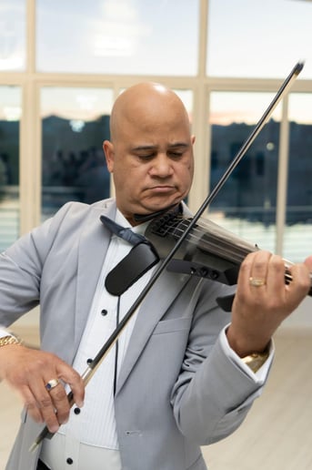 Gallery photo 1 of Maikel Jimenez (Electric Violin With Backing Track)
