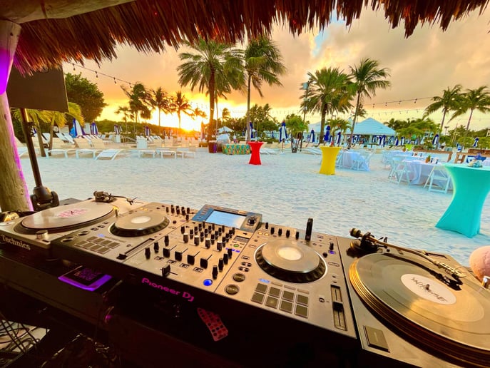 Gallery photo 6 of DJ Tropical Disco