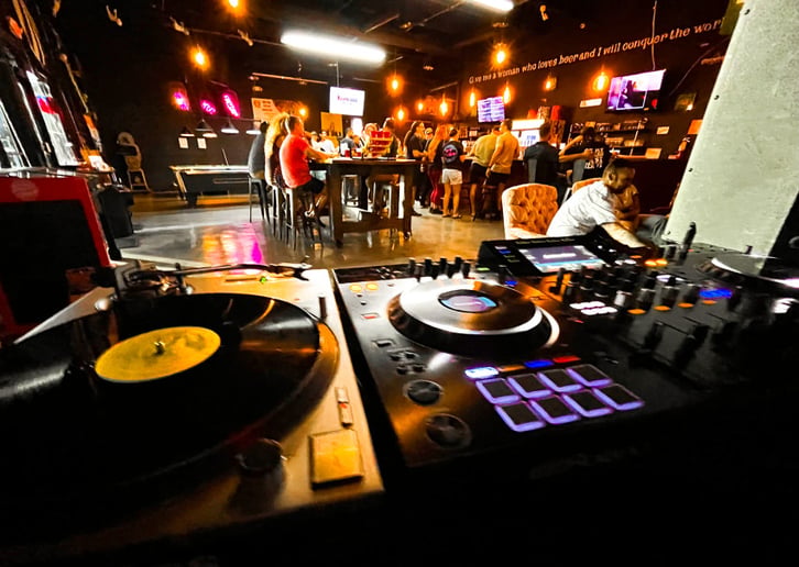 Gallery photo 2 of DJ Tropical Disco