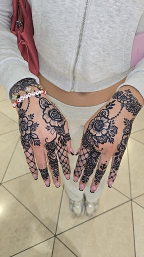 Gallery photo 10 of Elegance Henna Tattoo and Facepaint