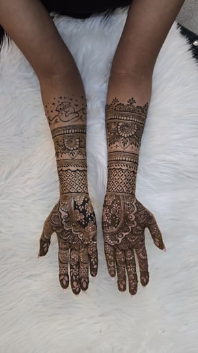 Gallery photo 12 of Elegance Henna Tattoo and Facepaint
