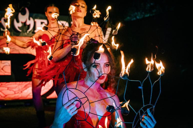 Gallery photo 8 of Elegant Atmosphere Fashion Circus Acts