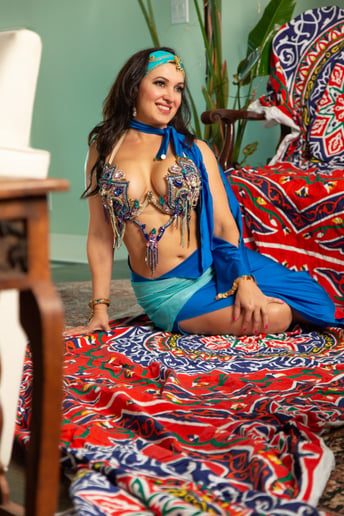 Gallery photo 4 of Elegant Bellydancer in Niagara Region