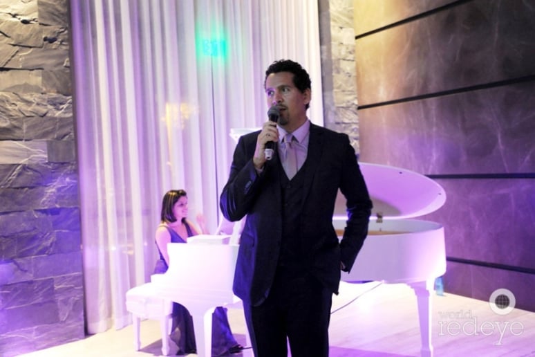 Gallery photo 1 of Elegant Crossover Entertainment