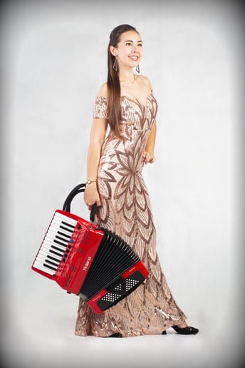 Gallery photo 2 of Elena Accordionist