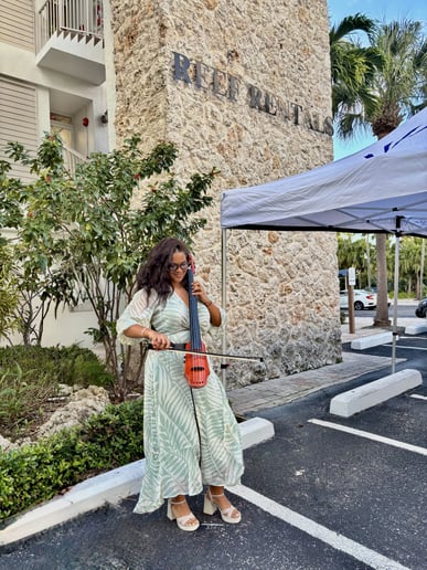 Gallery photo 4 of Eleonor Wilson | Wedding & Event Cellist