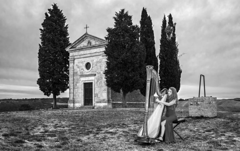 Gallery photo 2 of Eleonora Pellegrini, Harpist
