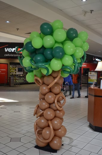 Gallery photo 10 of Elevated Balloon Decor