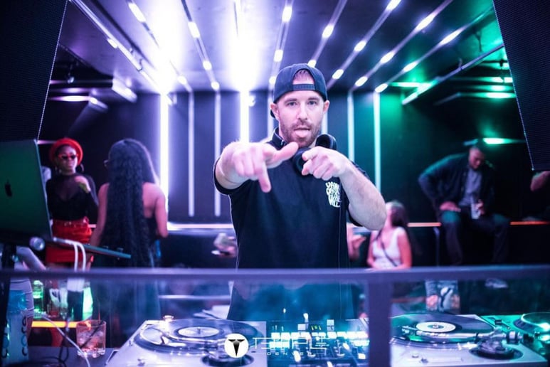 Gallery photo 8 of Elevated DJs