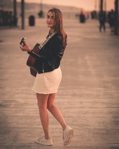 Gallery photo 8 of Eliana Rosen