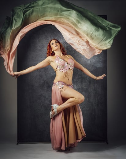 Gallery photo 6 of Elinore Belly Dance