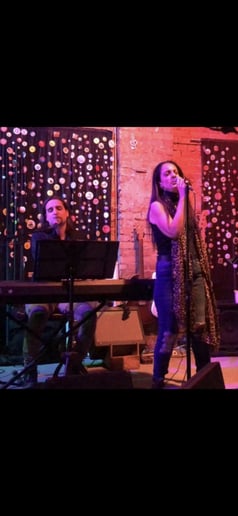 Gallery photo 1 of Elisa, Soprano