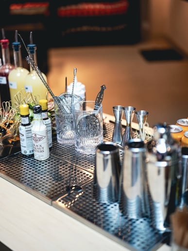 Gallery photo 7 of Paz Elite Bartending