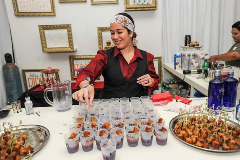 Gallery photo 5 of Elite Bartending