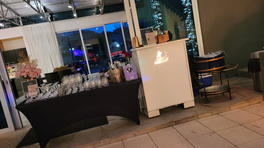 Gallery photo 4 of Elite Bartending