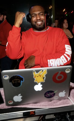 Gallery photo 3 of Elite DJ