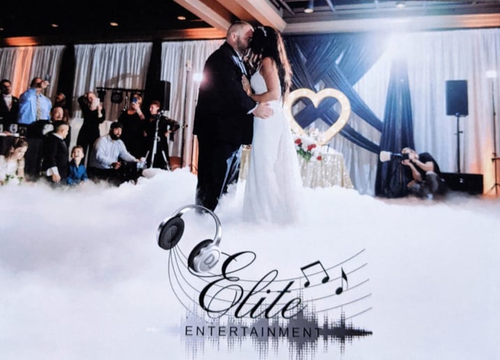 Gallery photo 4 of Elite Entertainment DJs