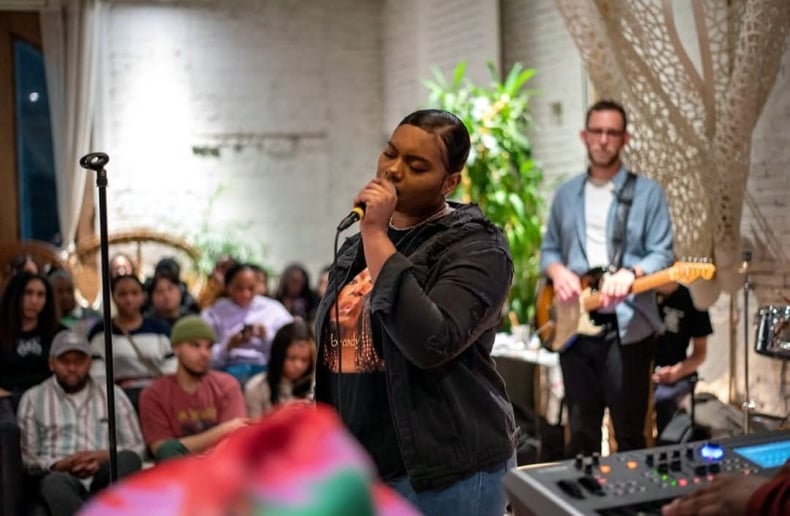 Gallery photo 5 of Elite R&B Vocalist