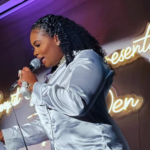 Gallery photo 9 of Elite R&B Vocalist