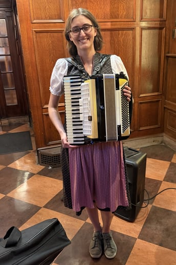 Gallery photo 4 of Elizabeth Avery, accordion
