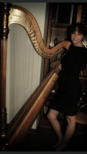 Gallery photo 2 of Elizabeth McQuinn Harpist