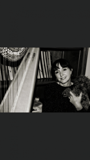 Gallery photo 3 of Elizabeth McQuinn Harpist