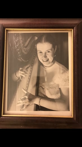 Gallery photo 5 of Elizabeth McQuinn Harpist