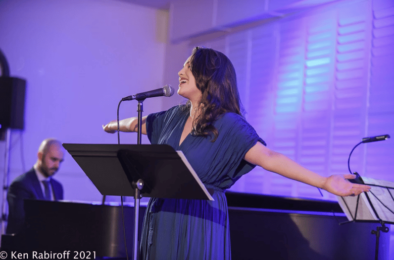 Gallery photo 1 of Elizabeth Unpingco Sings Jazz