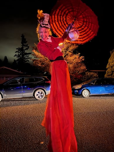 Gallery photo 9 of Stilt-Dancer