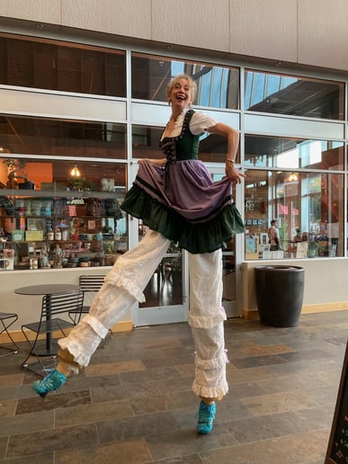 Gallery photo 2 of Stilt-Dancer