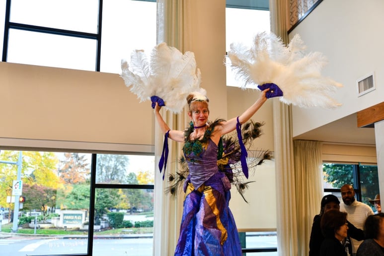 Gallery photo 6 of Stilt-Dancer