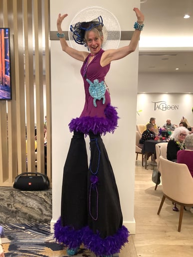 Gallery photo 3 of Stilt-Dancer