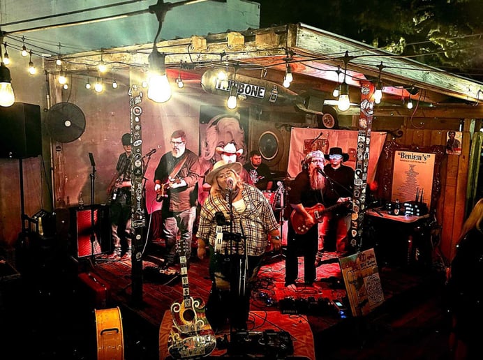 Gallery photo 3 of Ella Salter and the Sunday Sinners