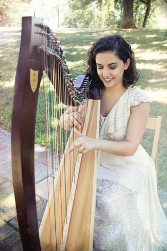 Gallery photo 5 of Ellen Shiraef Harpist