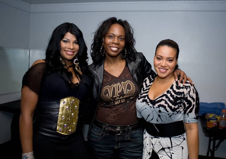 Gallery photo 9 of Ellevation with Elle Burner