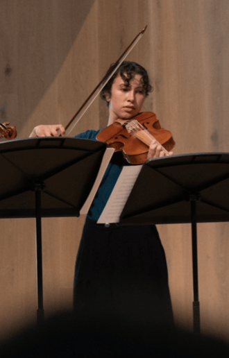 Gallery photo 3 of Ellie Phillips – Violin & Viola