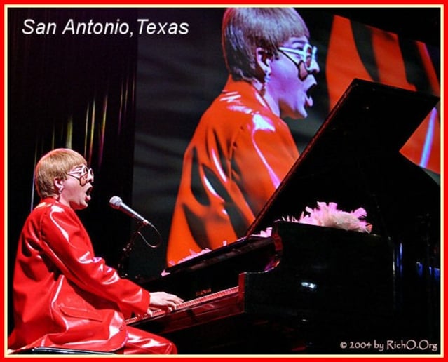 Gallery photo 2 of Elton John Tribute Lee Alverson
