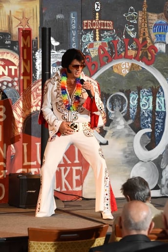 Gallery photo 4 of Elvis Impersonator John Monforto