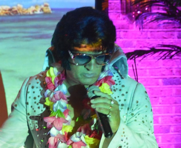 Gallery photo 2 of Elvis Impersonator John Monforto