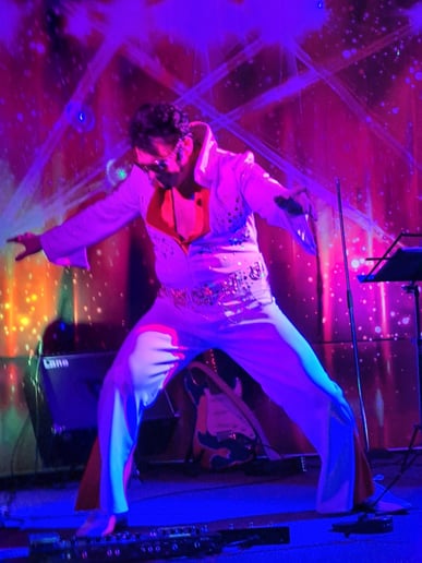 Gallery photo 1 of Elvis Live Now