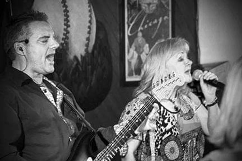 Gallery photo 4 of Elvis Live Now