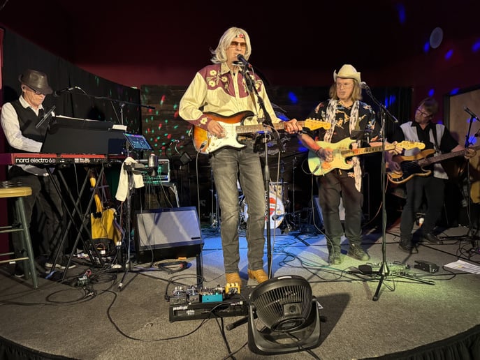 Gallery photo 1 of Tom and The Broken Hearts