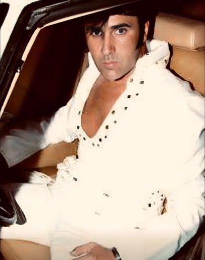 Gallery photo 3 of Elvis tribute artist giovanni