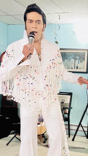 Gallery photo 2 of Elvis Tribute Artist Lorensz Francke