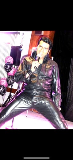 Gallery photo 6 of Elvis Tribute Artist Lorensz Francke