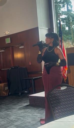 Gallery photo 3 of Emcee Yviona