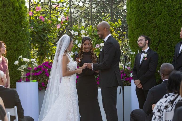 Gallery photo 1 of Emerald Elegance Wedding Ceremonies
