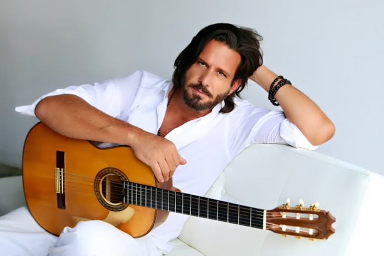 Gallery photo 2 of Emilio Modern Gypsy-Flamenco Fusión