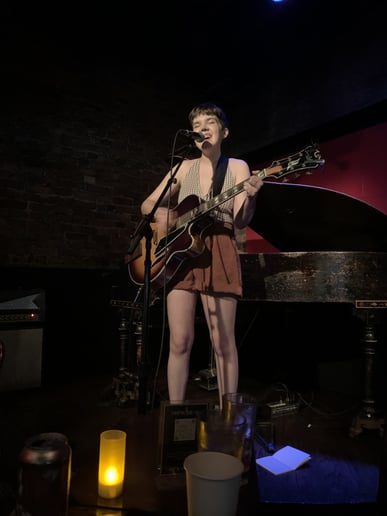 Gallery photo 3 of Emily McNally Wedding Singer